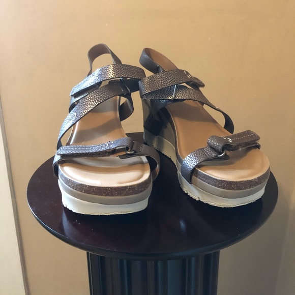 Crown Vintage Wedge Sandals - Picture 2 of 8